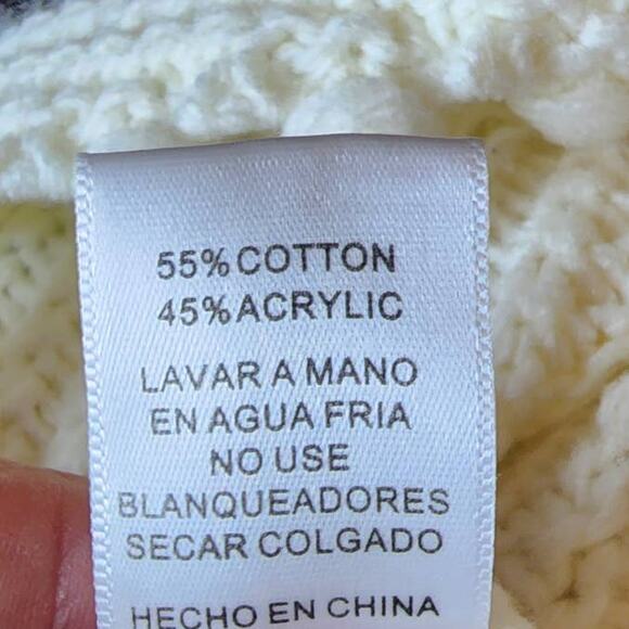 Chic Long Sleeve Sweater with Fringed Bottom - Kayla's Armoire - Size Medium - Picture 6 of 7